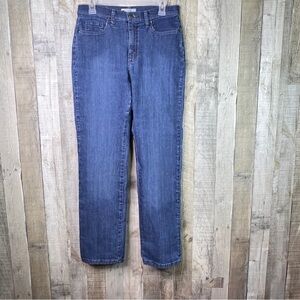 Lee Classic Fit Size 8 Medium Straight Leg Blue Denim Jeans w/Distressed…